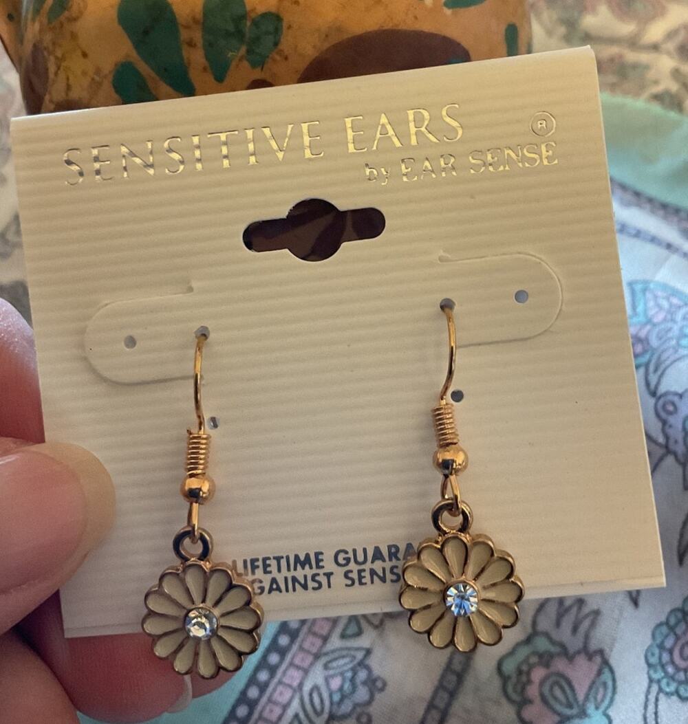 NWT Sensitive Ears by Ear Sense Daisy Earrings Gold White Rhinestone Accent